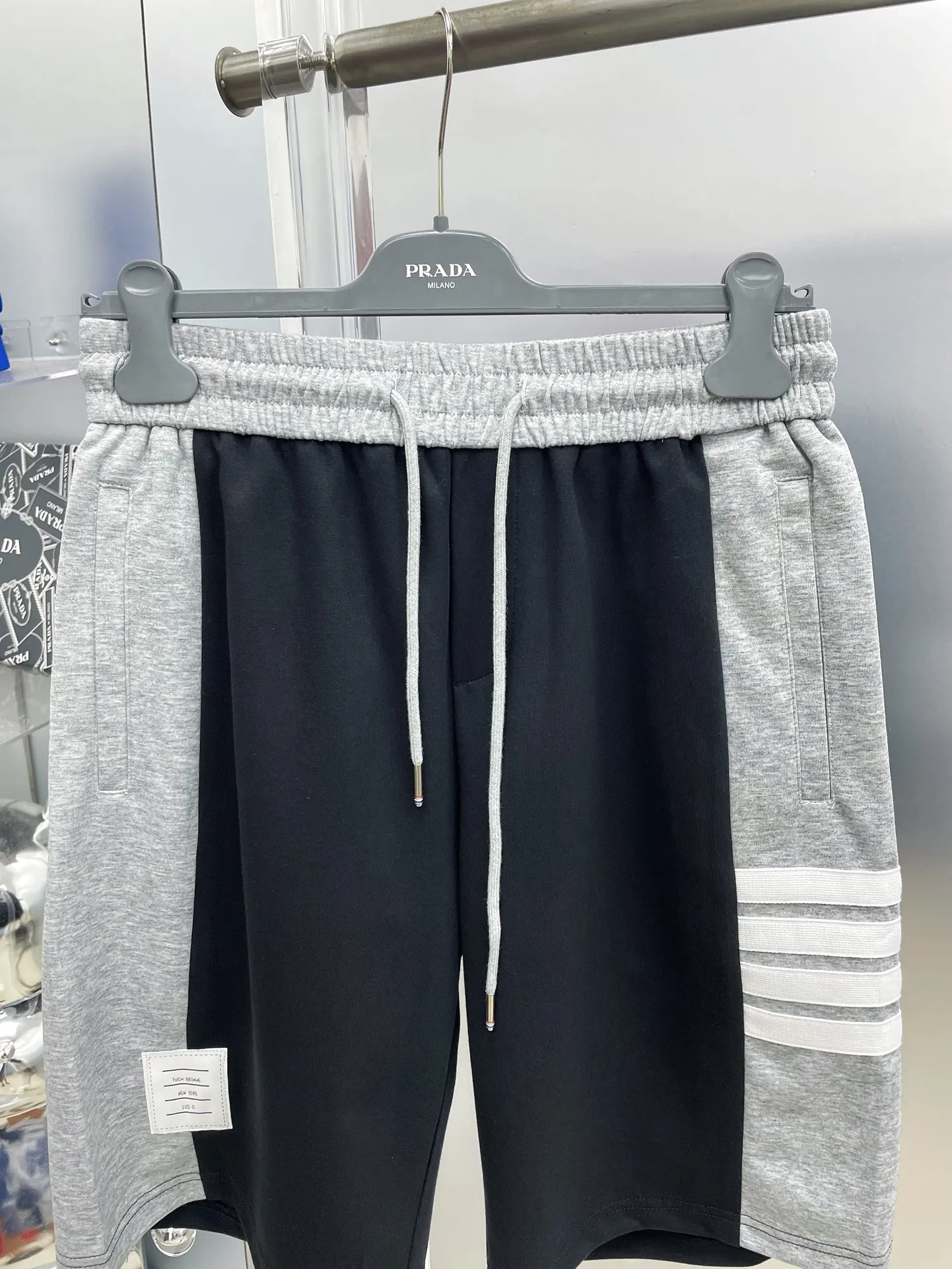 Thom Browne TB 2026 New Arrival LOGO D Breathable Breathable ， ， ， logo ， ！ ！ Size：M-XXXL
